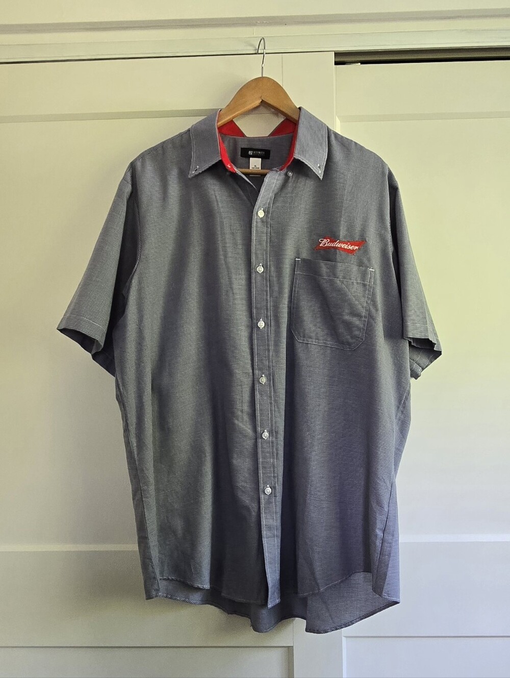 Budweiser Affinty Apparel Mens Xl Blue And White Short Sleeve Dress Shirt